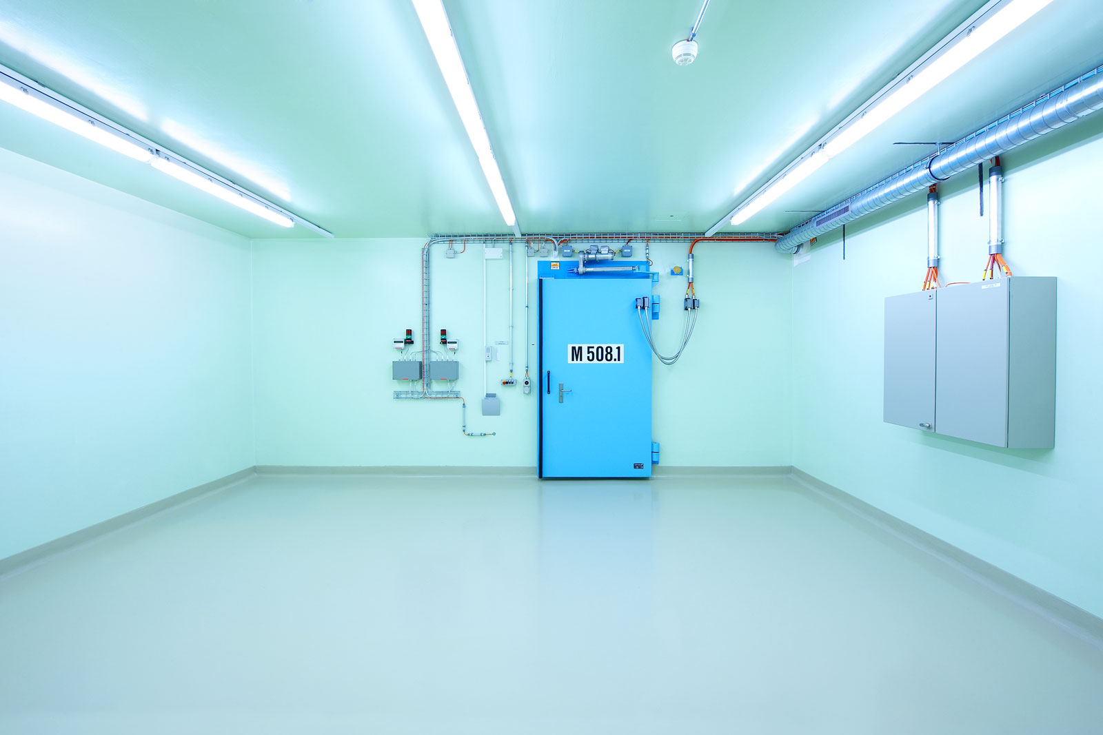 Zwilag I Security gate to the storage for low radiation and medium-radiation waste 2008